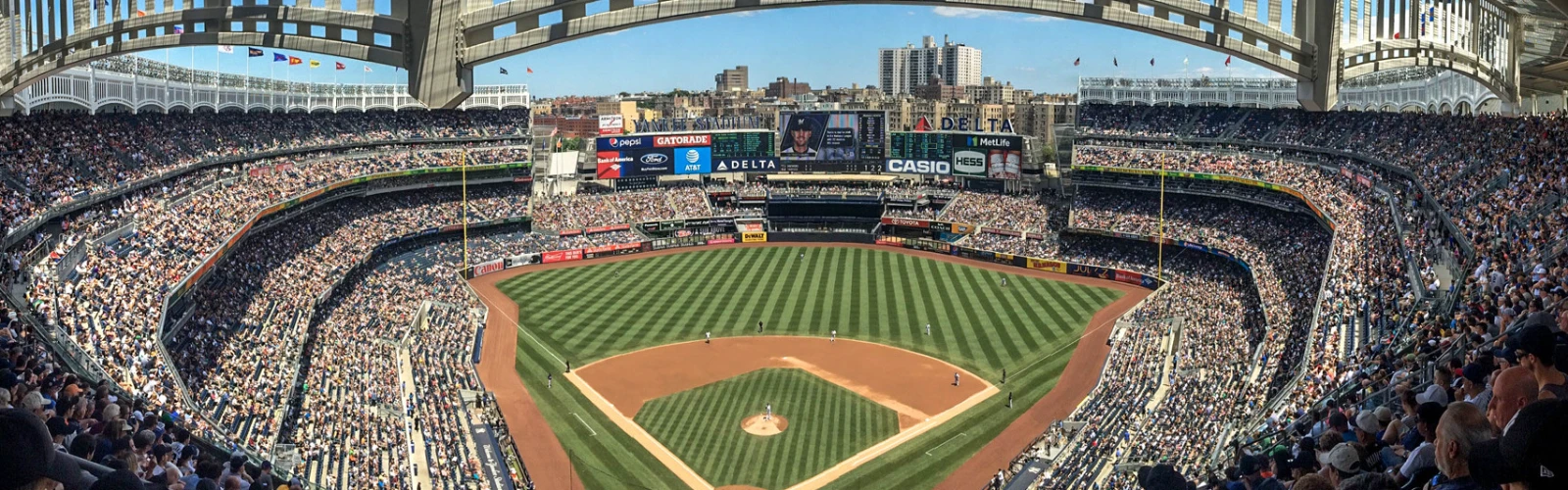 Hotels Near Yankee Stadium with Parking – Stay, Park & Enjoy the Game!
