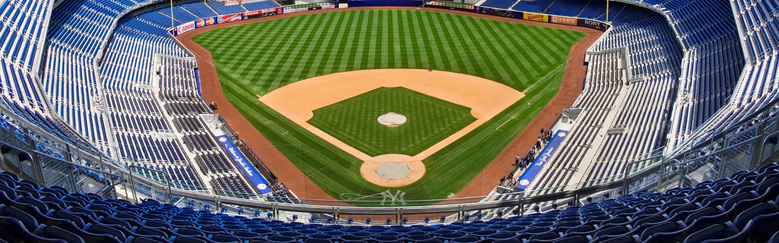 Top Hotels Near Yankee Stadium for a Perfect Stay – Comfort, Convenience & Savings!