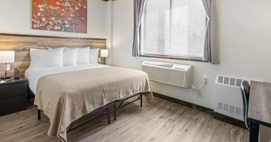 Hotels Near Yankee Stadium with Parking – Stay, Park & Enjoy the Game!
