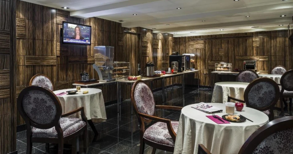 Bronx on a Budget: Wallet-Friendly Hotels Near Yankee Stadium!