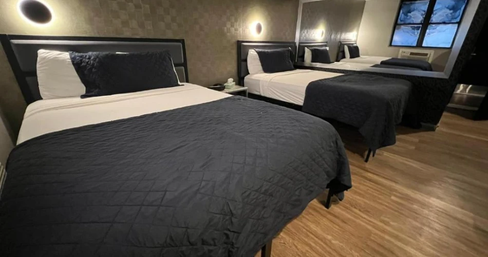 Bronx on a Budget: Wallet-Friendly Hotels Near Yankee Stadium!