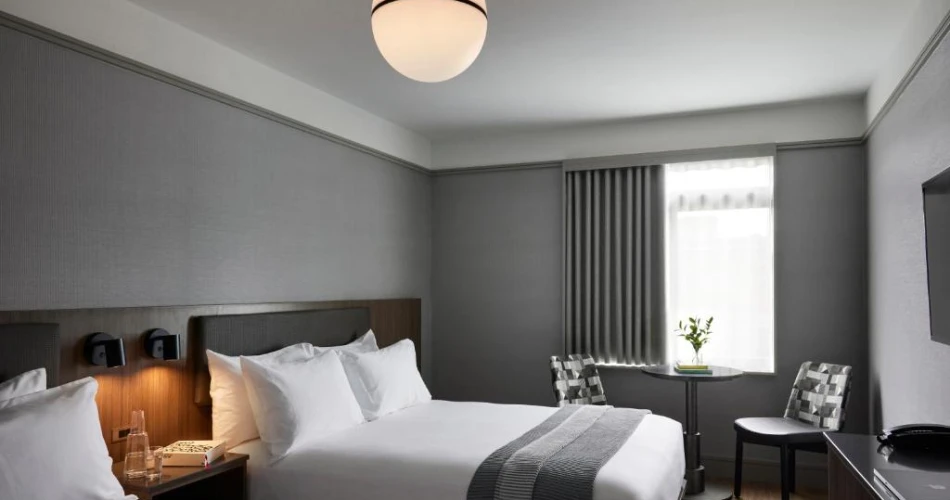 Top Hotels Near Yankee Stadium for a Perfect Stay – Comfort, Convenience & Savings!