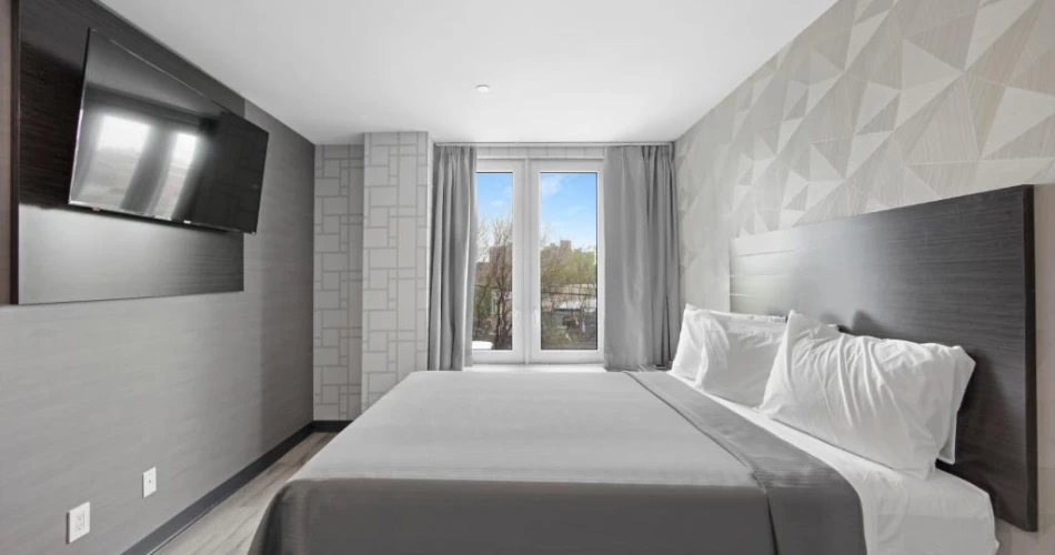 Score a Home Run Stay! Hotels Near Yankee Stadium Offering Free Parking