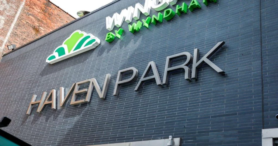 Top 10 Hotels Near Yankee Stadium: Perfect Stays for Baseball Fans