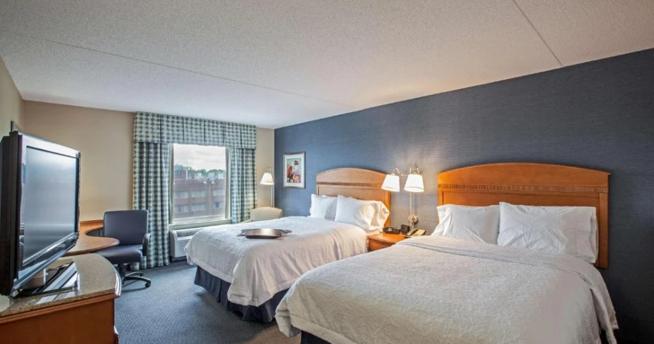 The Ultimate Fan’s Guide: Hotels With Shuttle Service Near Yankee Stadium
