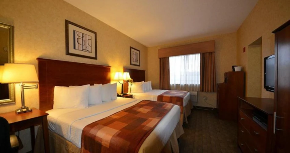 Hit a HomeRun with These Hotels Near Yankee Stadium Offering Free Parking
