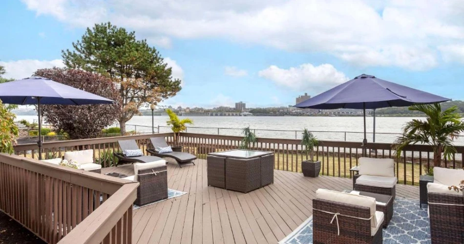 Hit a HomeRun with These Hotels Near Yankee Stadium Offering Free Parking
